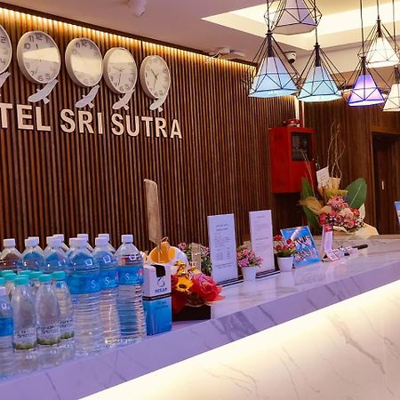 Hotel Sri Sutra Петалінг-Джая Екстер'єр фото